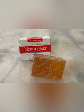 Neutrogena Amber Transparent Facial Cleansing Bar